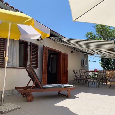 Apartman Cvenkica Omisalj Exterior photo