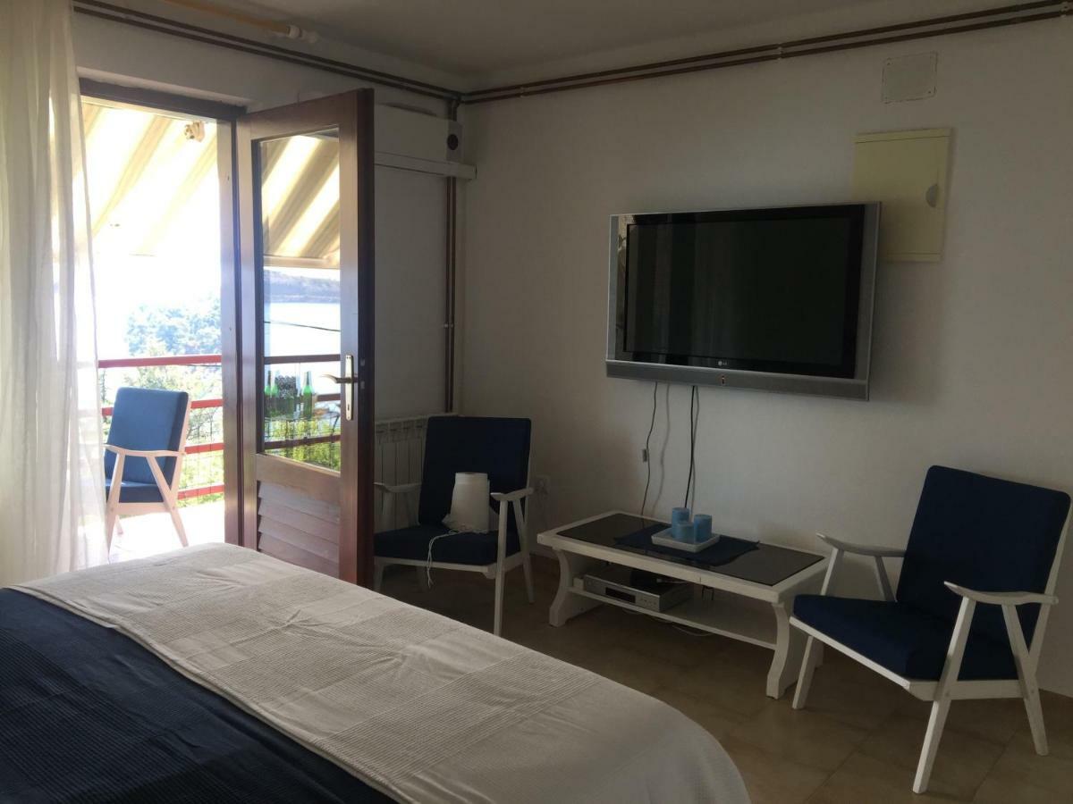Apartman Cvenkica Omisalj Exterior photo