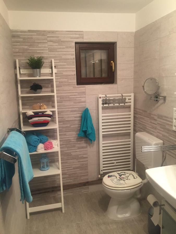 Apartman Cvenkica Omisalj Exterior photo