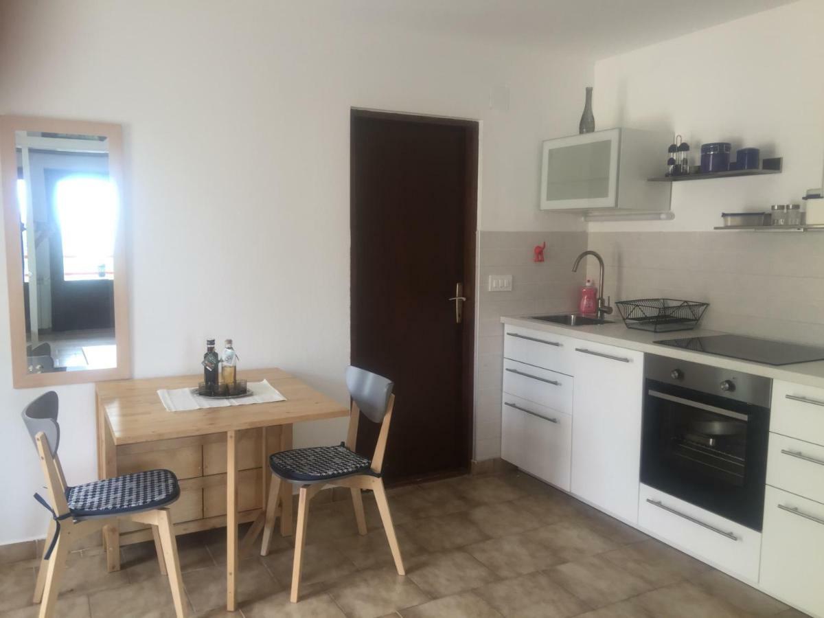 Apartman Cvenkica Omisalj Exterior photo