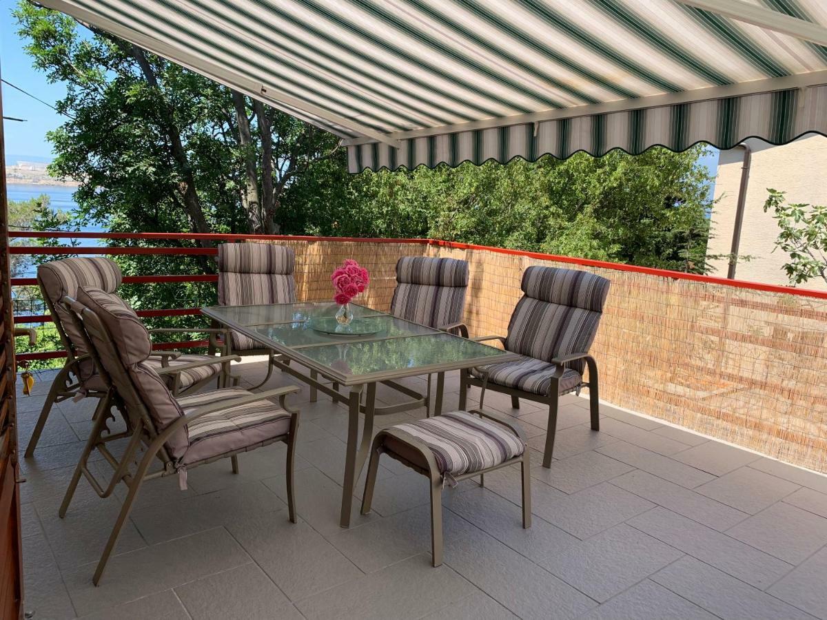 Apartman Cvenkica Omisalj Exterior photo
