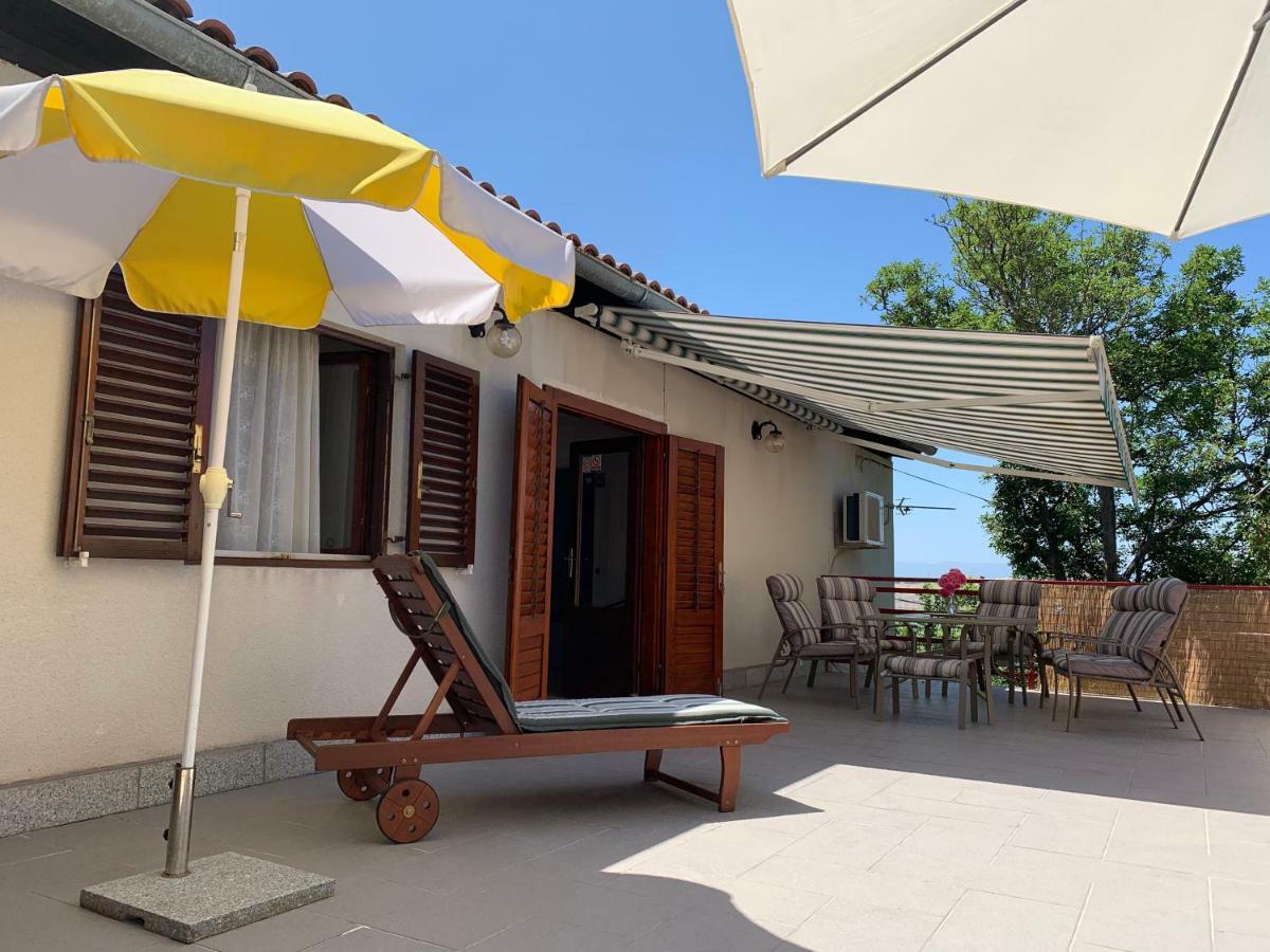 Apartman Cvenkica Omisalj Exterior photo